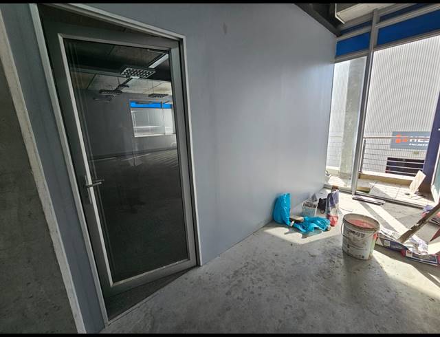 638M² OFFICE TO LET IN PAARDEN EILAND